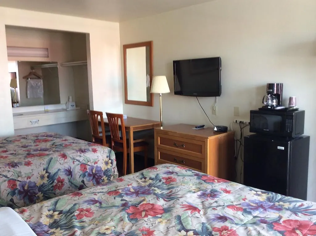 Days Inn By Wyndham In San Bernardino Hotel